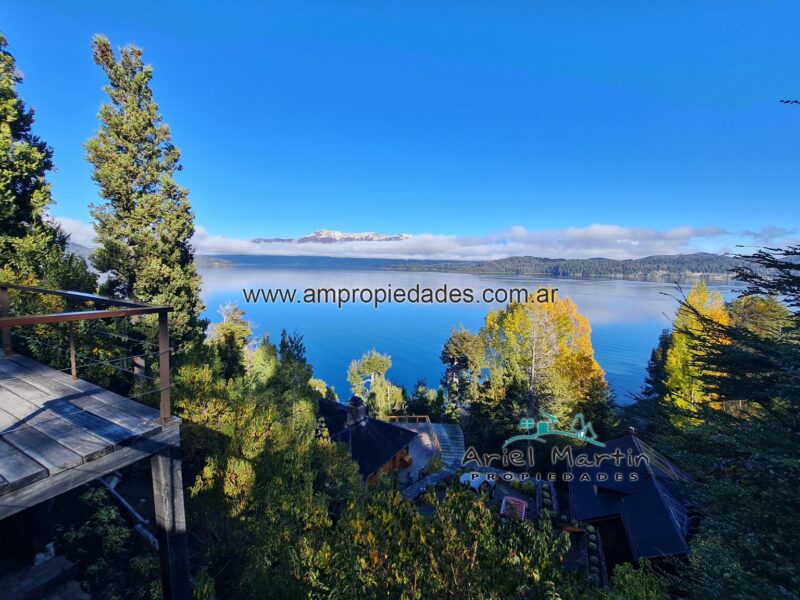 CS 613 Casa con vista al lago en Barrio Calfuco
