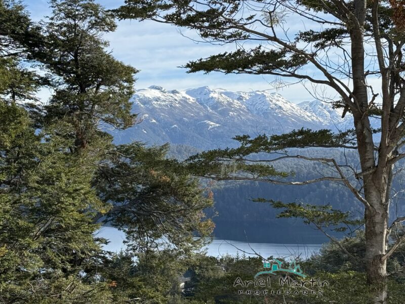 LO 616 Lote con excelente vista al lago