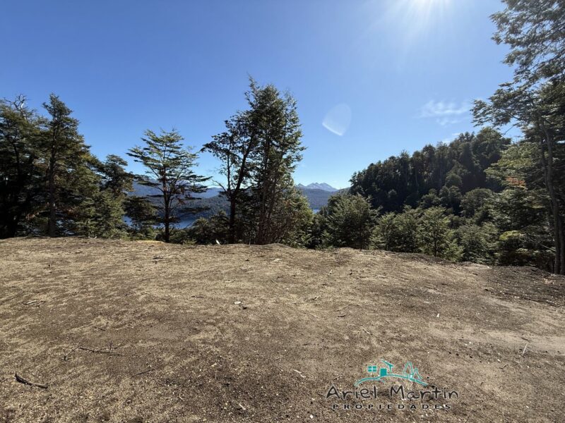 LO 616 Lote con excelente vista al lago