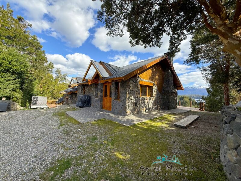 CS 376 Casa con Vista al Lago Nahuel Huapi y Lago Correntoso