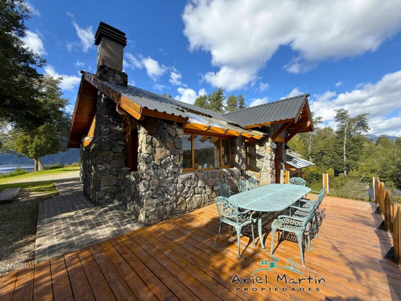 CS 376 Casa con Vista al Lago Nahuel Huapi y Lago Correntoso